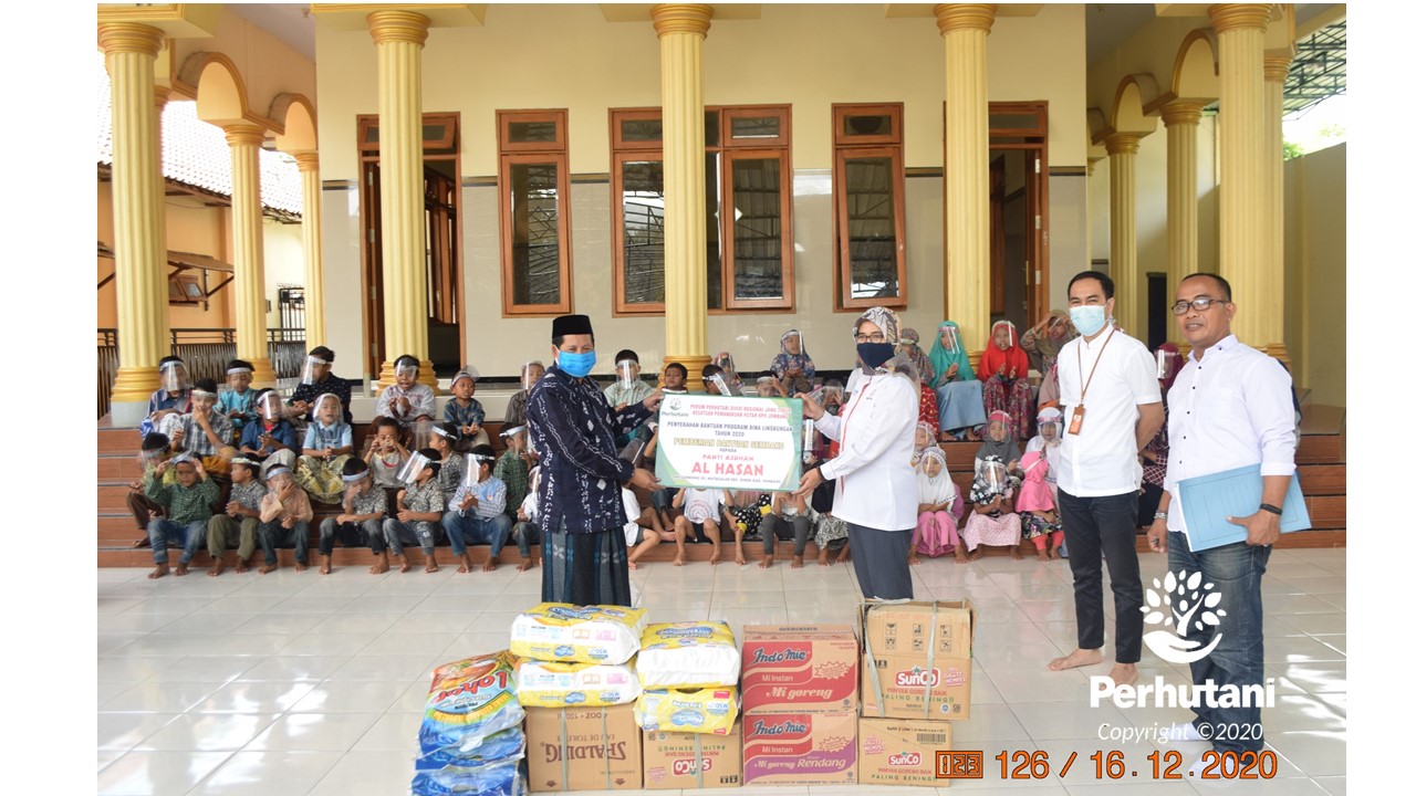 Perhutani Perhutani Berikan Bantuan Sembako Kepada Panti Asuhan Al