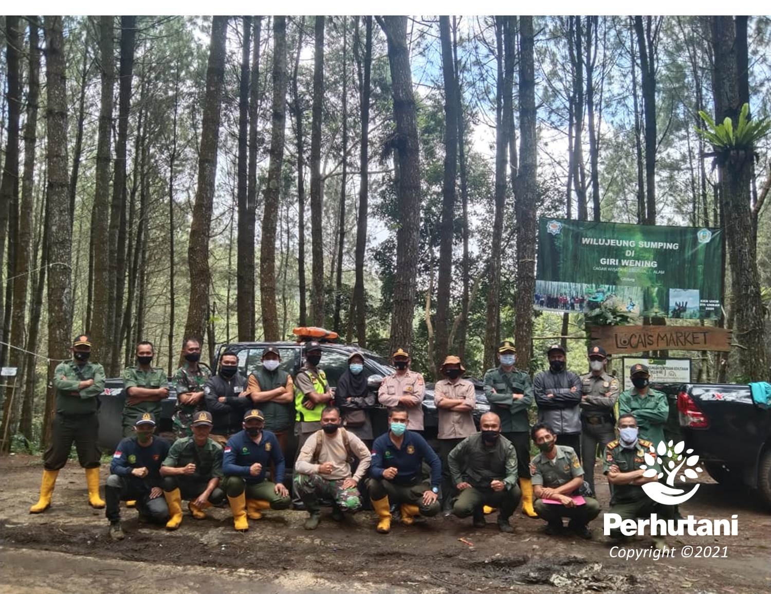 Perhutani Perhutani Bersama Stakeholder Tanam Ratusan Bibit Pohon Di