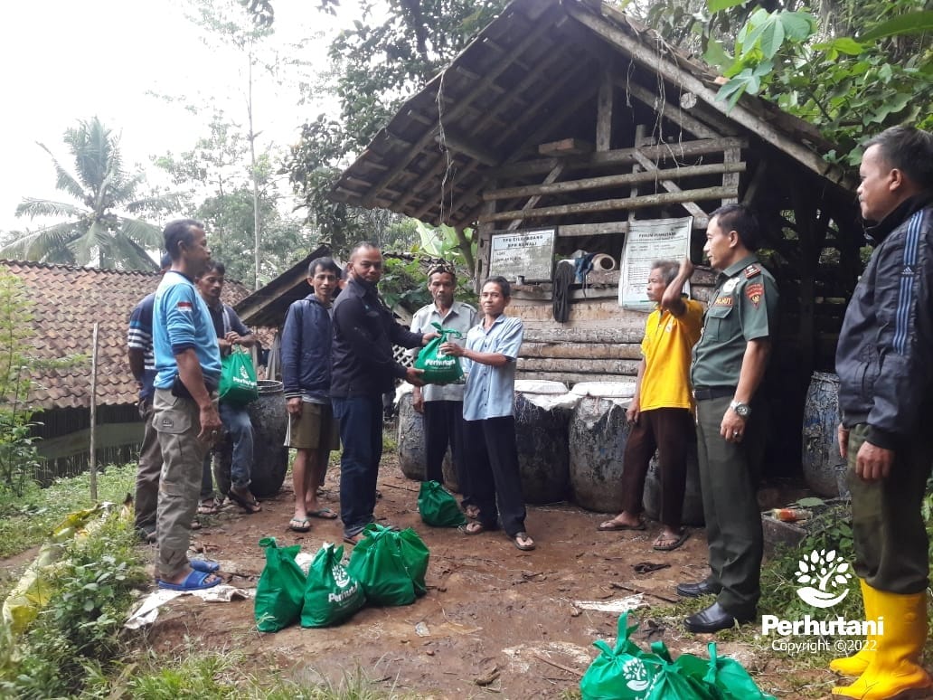 Perhutani MENYAMBUT DATANGNYA IDUL FITRI 1443 H PERHUTANI KPH CIAMIS