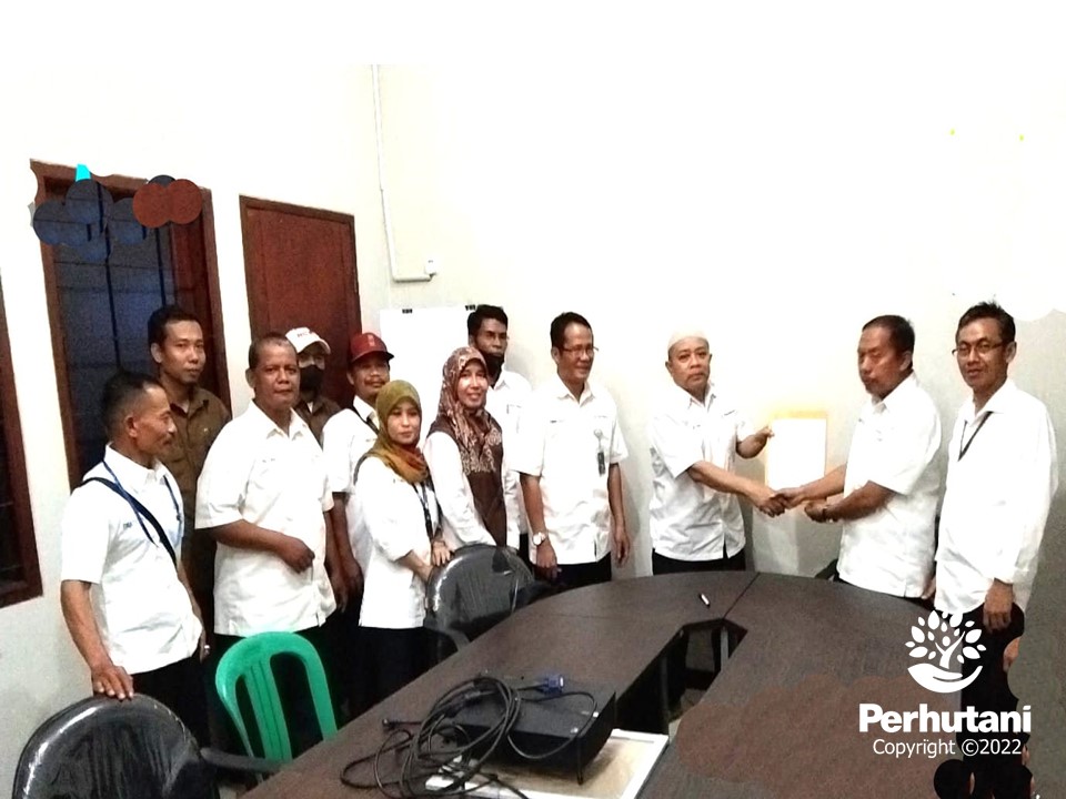 Perhutani Perhutani KPH Banten Berikan Pinjaman Bantuan Perumahan Untuk