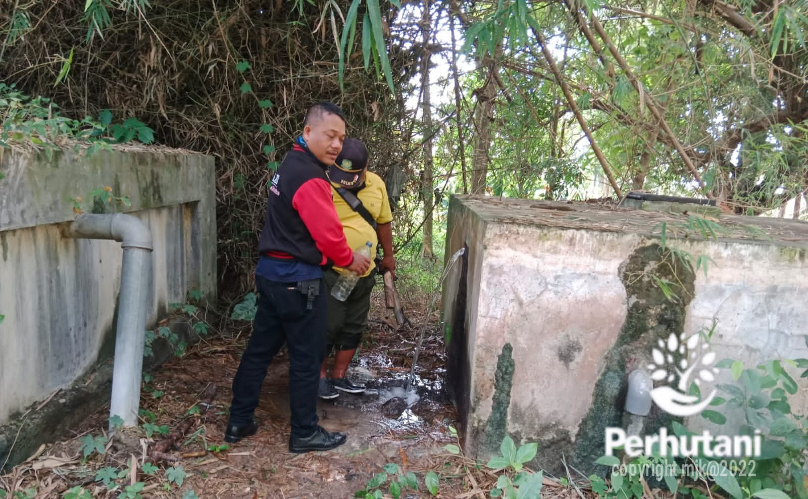 Perhutani Perhutani Bersama DLH Kabupaten Mojokerto Identifikasi Sumber