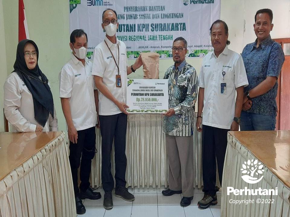 Perhutani Perhutani Serahkan Bantuan Senilai Rp 78 850 000 Pada Yayasan