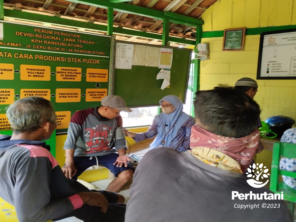 Perhutani Perhutani Jalin Sinergi Bersama Puskesmas Kapuan Gelar