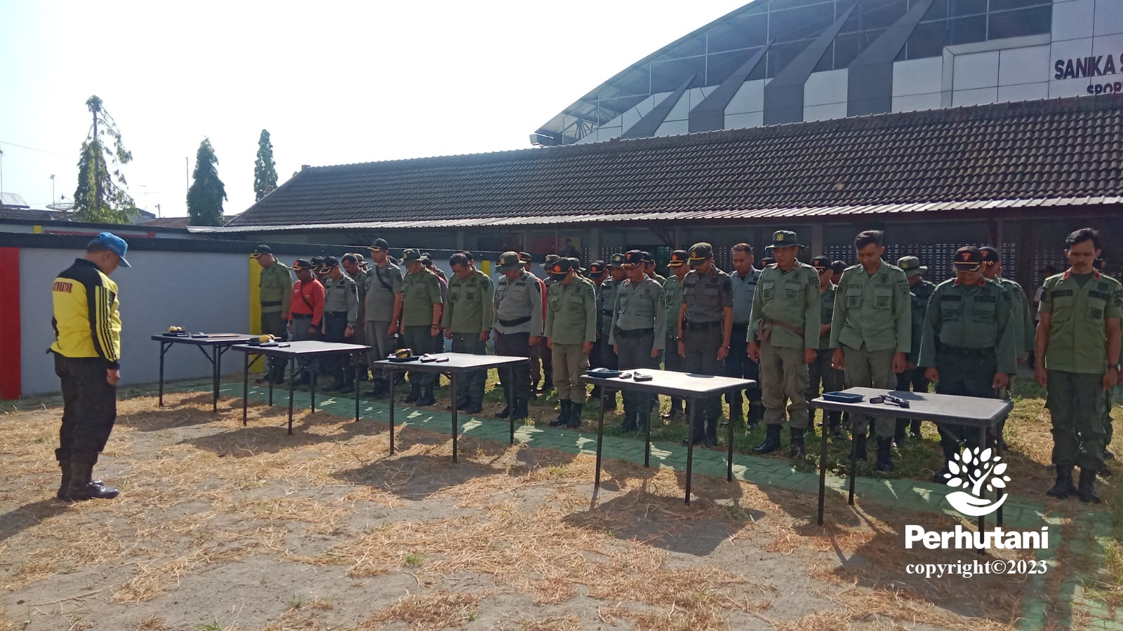 Perhutani Perhutani Parengan Hadiri Latihan Menembak Bersama Dengan Polri