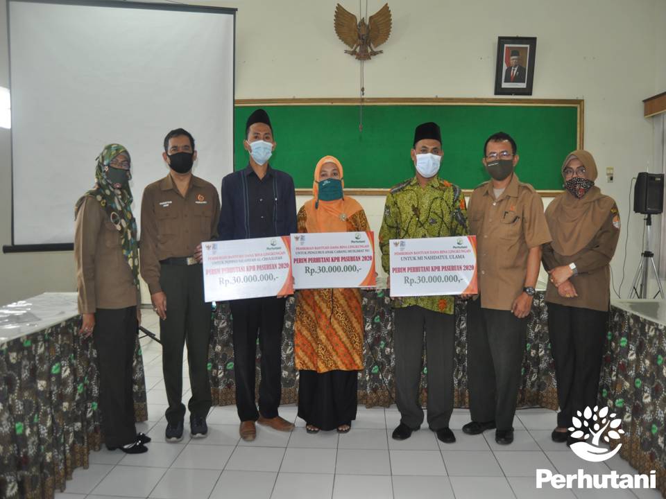 Perhutani Perhutani Salurkan Bantuan Dana Bina Lingkungan Di Pasuruan