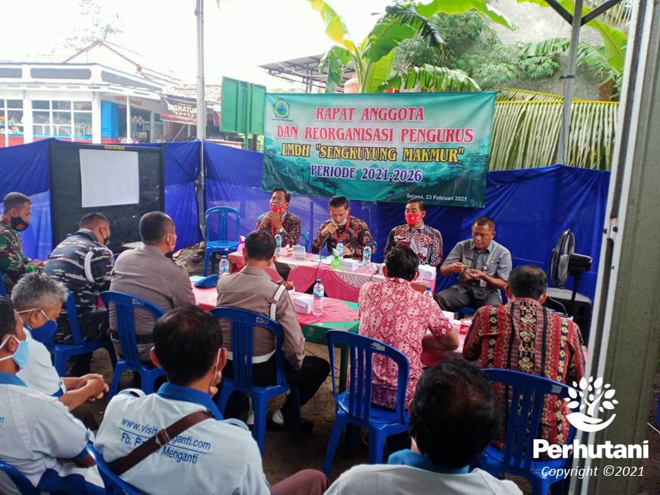 Perhutani Perhutani Fasilitasi Pergantian Pengurus Lmdh Di Kebumen Perhutani 8346