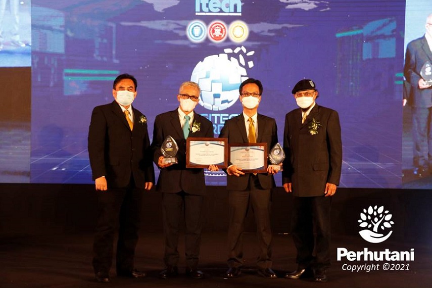 Perhutani PERHUTANI RAIH PENGHARGAAN DIGITECH AWARD 2021 - Perhutani