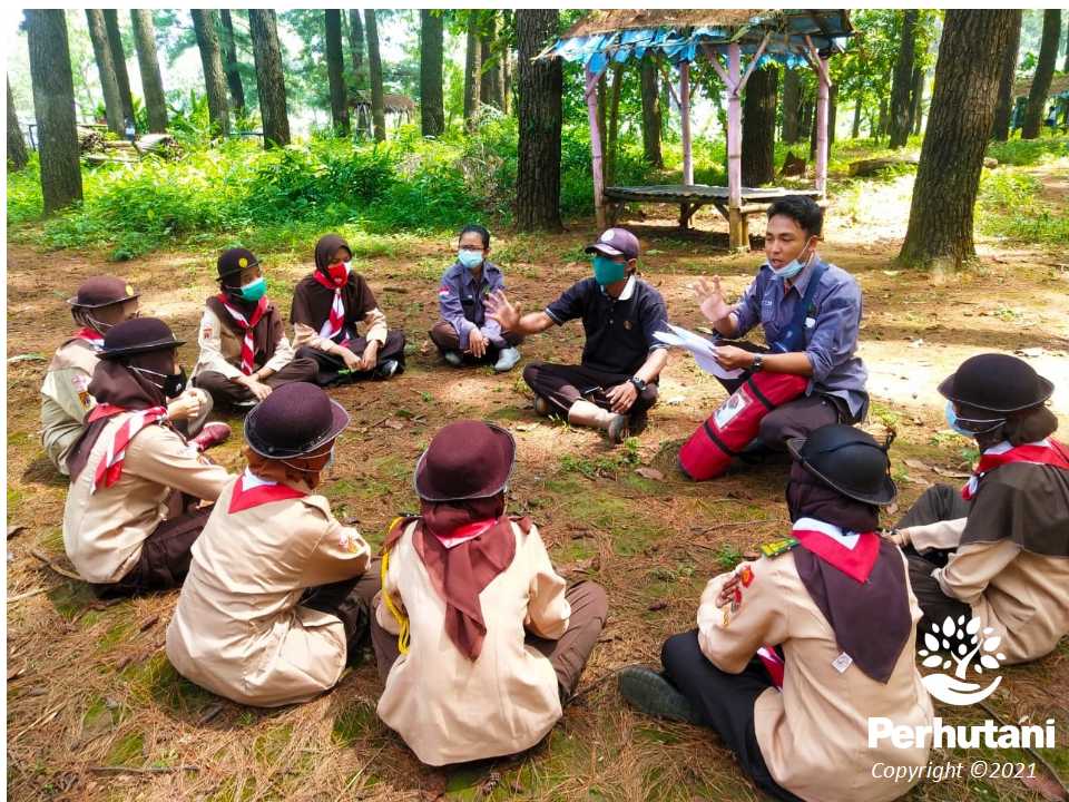 Perhutani Perhutani Gelar Penanaman Bersama Saka Wana Bakti Di Wana Wisata Cemoro Sewu Perhutani