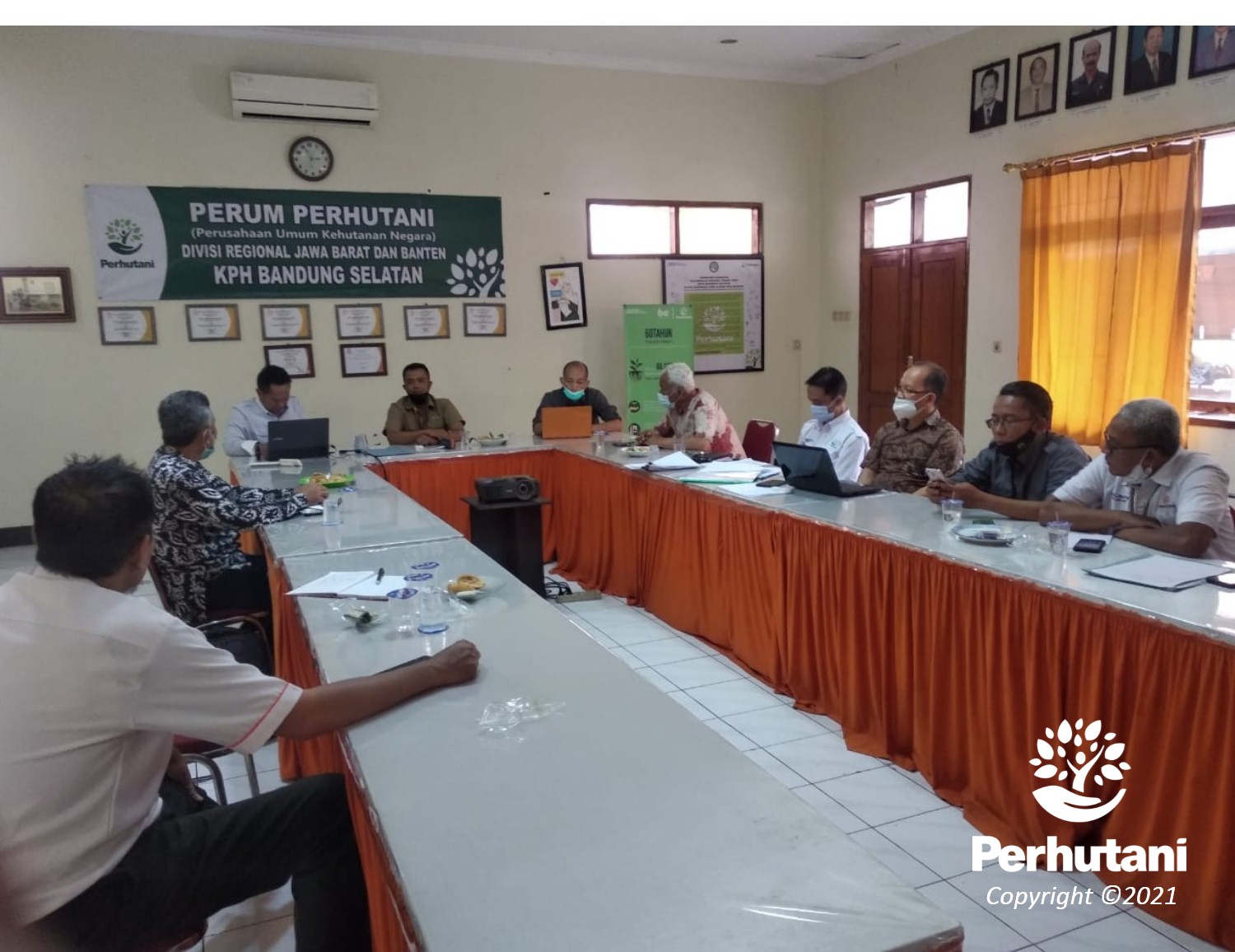 Perhutani Perhutani Bahas Evaluasi Kerjasama Sektor Wisata Dengan Lmdh Di Bandung 0733