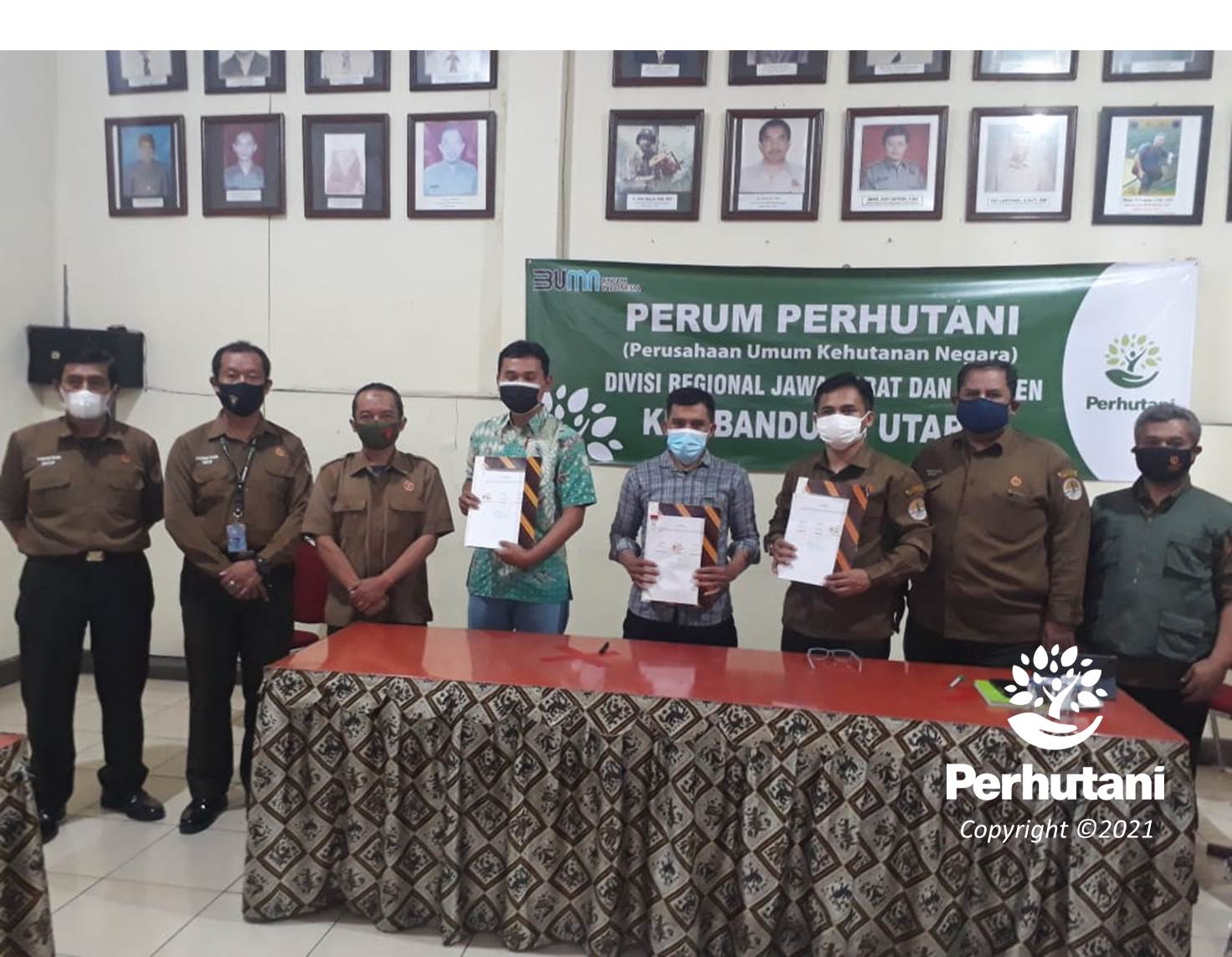 Perhutani Perhutani Bersama Mitra Kerja Tandatangani Pks Budidaya Tanaman Kopi Di Cisalak