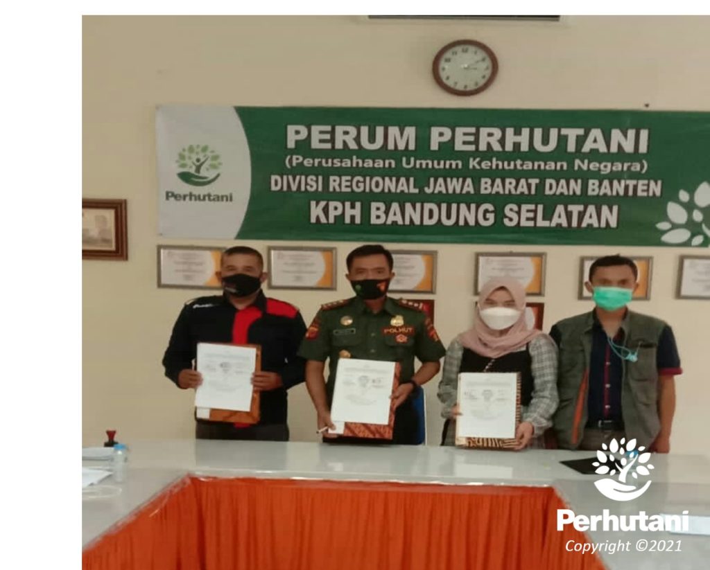 Perhutani Perhutani Bersama Mitra Usaha Dan Lmdh Tandatangani Pks Pengelolaan Rest Area Ciranganis 0189