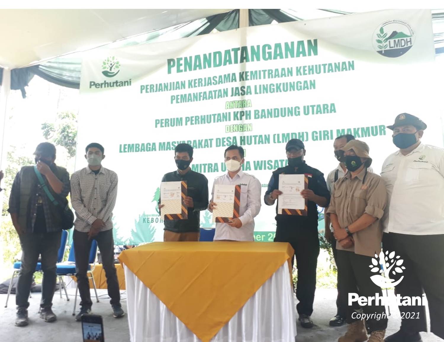 Perhutani Perhutani Kerja Sama Pengelolaan Wisata Pinus Dengan Lmdh Dan Mitra Wisata Di Cikole 9016