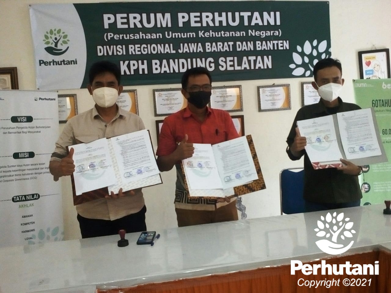 Perhutani Perhutani Bandung Selatan Bersama Mitra Dan Lmdh Tandatangani Pks Wisata 6767