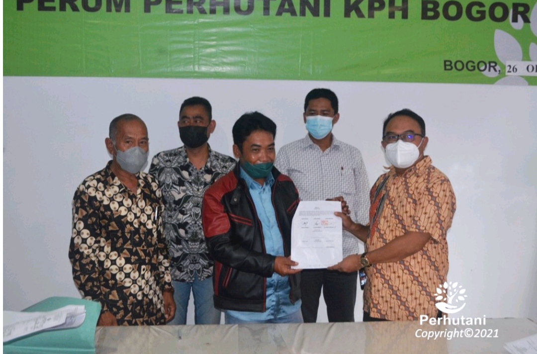 Perhutani Perhutani Bersama Mitra Usaha Tandatangani Pks Pemanfaatan Hutan Di Bogor