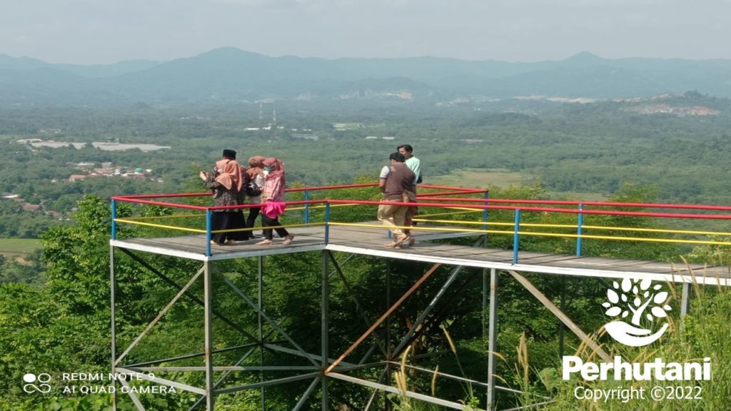 Perhutani Wisata Perhutani Gunung Dago Digandrungi Wisatawan Jabodetabek Dan Sekitarnya Perhutani 8034