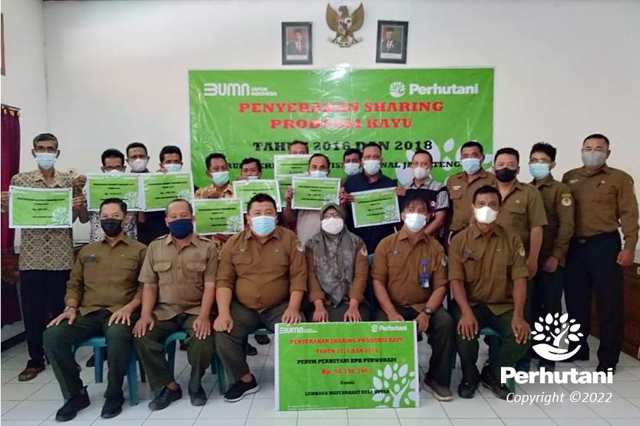 Perhutani Perhutani Serahkan Sharing Produksi Kayu 2016 Dan 2018 Kepada 8 Lmdh Di Purwodadi 1236