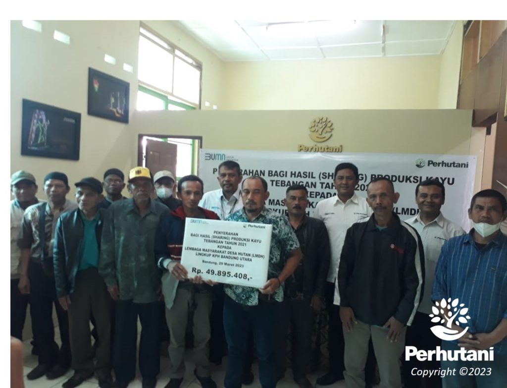 Perhutani Perum Perhutani KPH Bandung Utara Serahkan Sharing Produksi ...