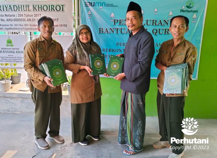 Perhutani Perhutani Salurkan Bantuan Alquran Ke Pondok Pesantren ...