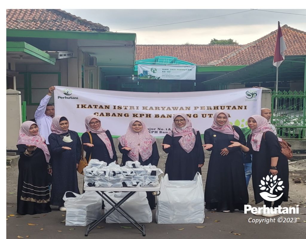 Perhutani Ikatan Istri Karyawan Perum Perhutani KPH Bandung Utara Bagi ...