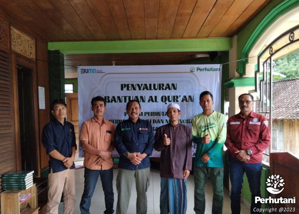 Perhutani Perhutani Salurkan Bantuan Al Quran Untuk TPQ Di Semarang ...