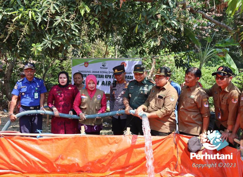 Perhutani Perhutani Salurkan Bantuan Air Bersih Untuk Warga Kekeringan