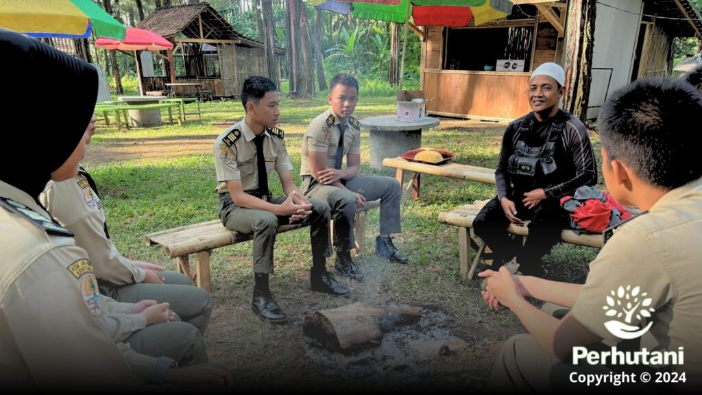 Perhutani Perhutani KPH Banyuwangi Barat Berikan Materi Perlindungan ...