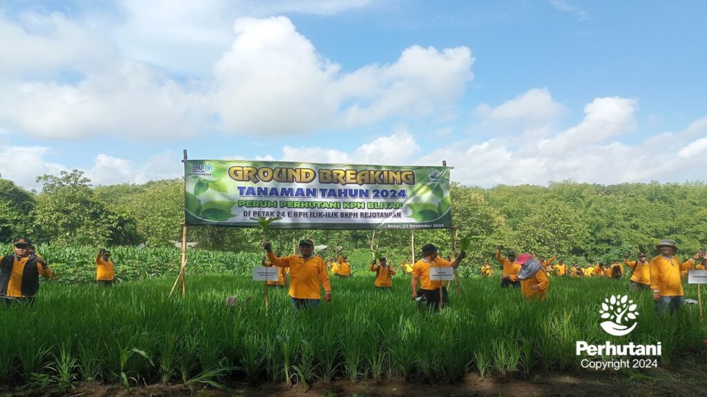 Perhutani Ground Breaking Tanaman Tahun 2024 Perum Perhutani KPH Blitar